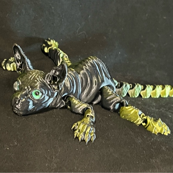 unbranded Other - Black and Green Cat Figurine, articulates, iridescent shelf sitter